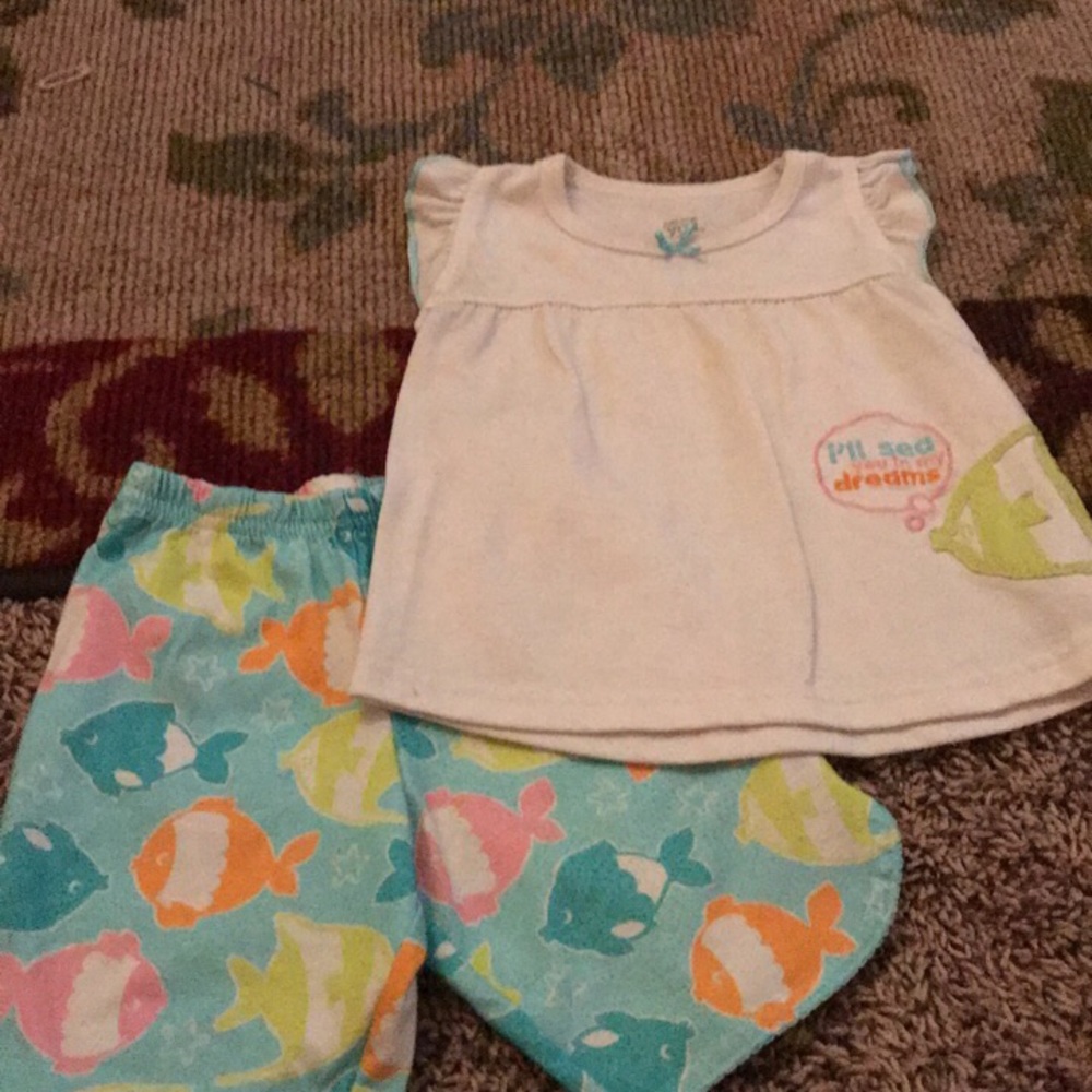 Carters 12m pjs